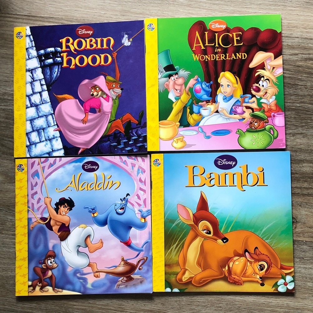 ❤️$9 Set of 4 Disney Softcover books